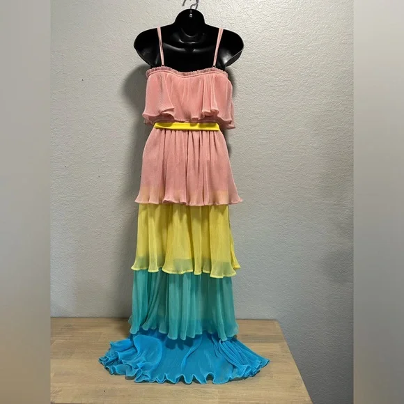 Red dress Boutique Tiered Maxi Dress S - Picture 2 of 2